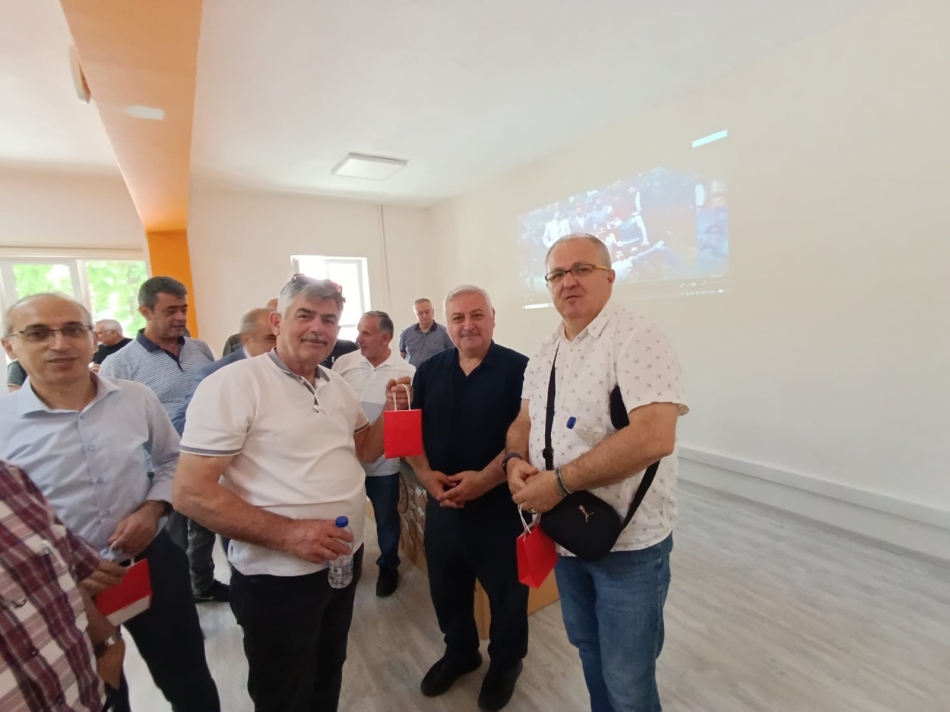 40 Yıl Sonra Aynı Sıralarda Buluştular - Görsel 3