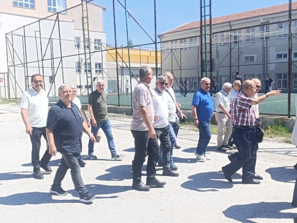 40 Yıl Sonra Aynı Sıralarda Buluştular - Görsel 7